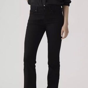 BNWT Women’s Levi's 315 Shaping Bootcut Jeans Stellar Stretch Black Size 31 X 32